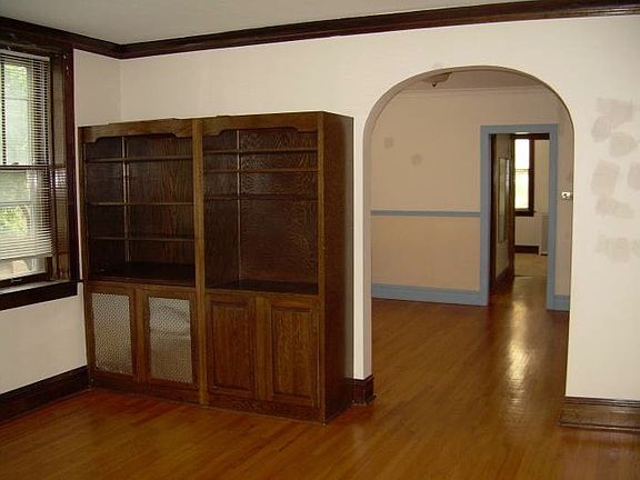 4th image of 3720 W Berteau Ave APT 1