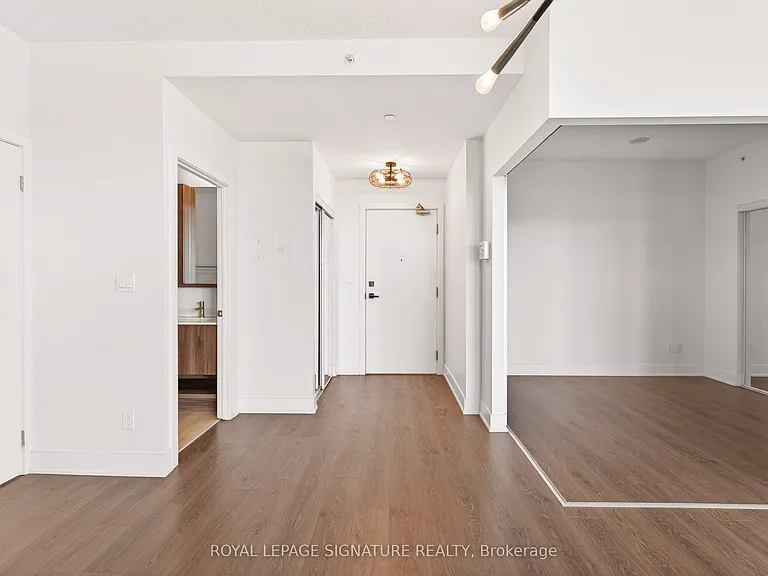 99 The Donway W #920 — Photo 1