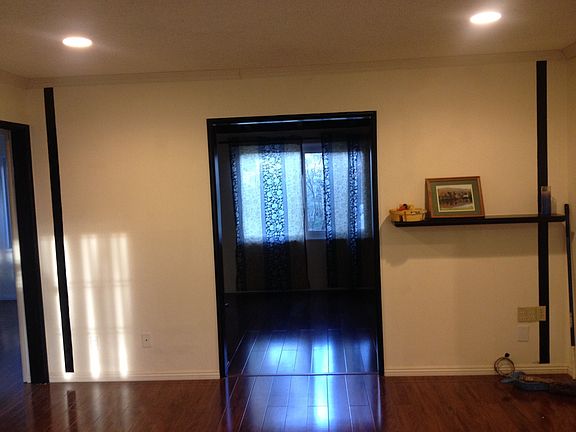4th image of 118 S Burnaby Dr