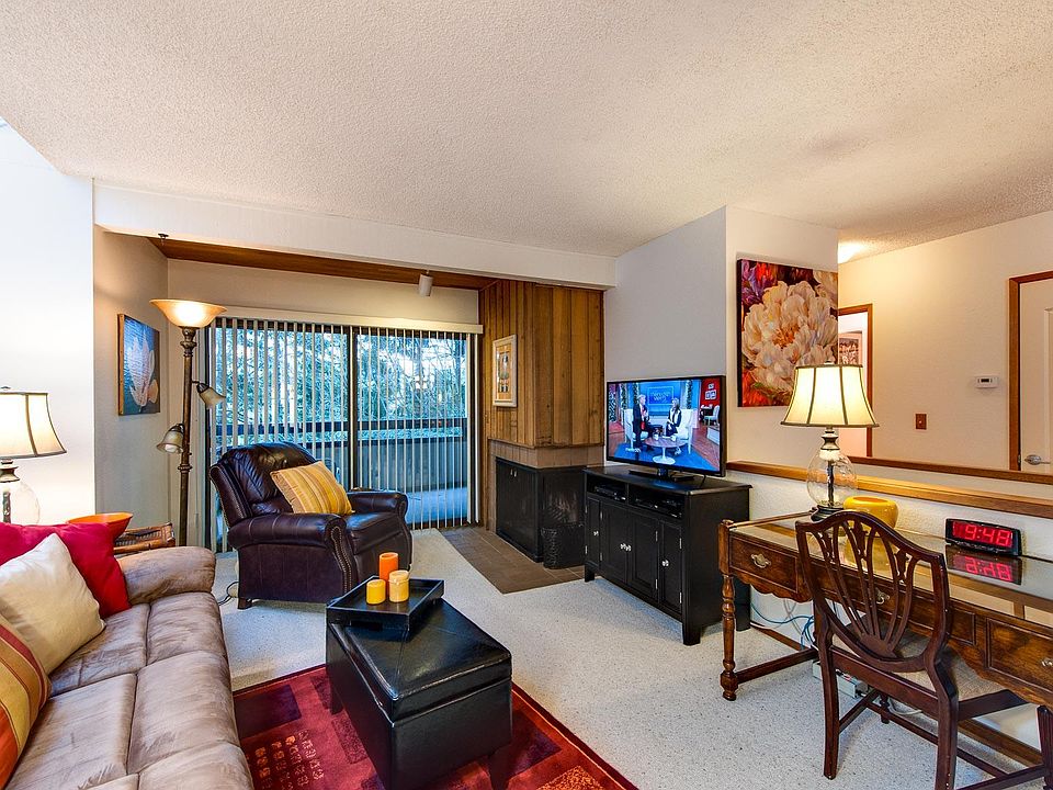 1st image of 10819 NE 37th Pl APT 102