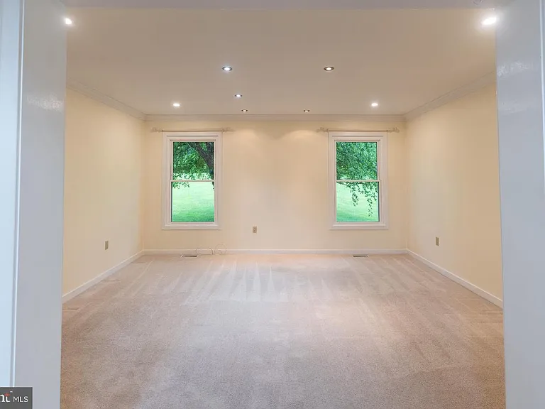 56 W Windrose Dr — Photo 12