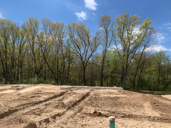 1409 Kimber Dr SE, Lowell, MI 49331