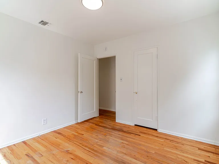 4950 Newcastle Ave — Photo 19