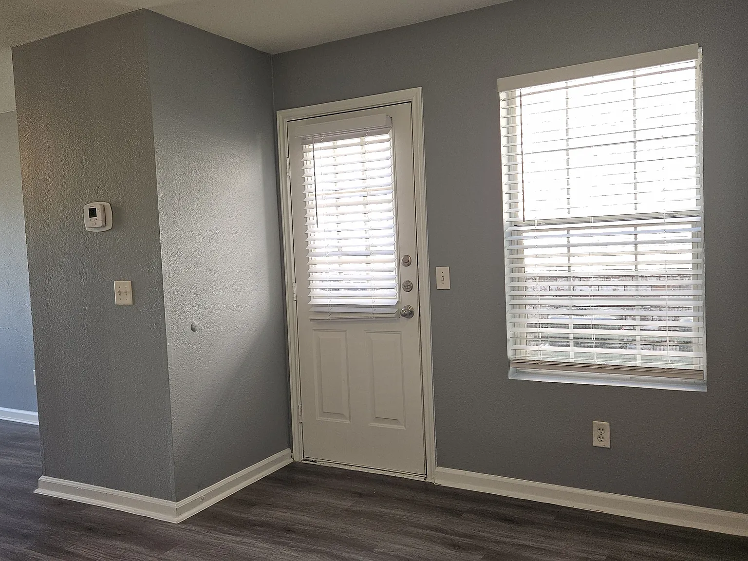 3 bed, 1150 sqft, $1,300 — Photo 3