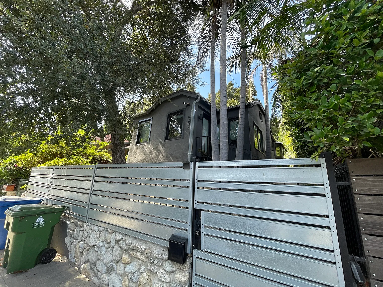 2 bed, 875 sqft, $1,550 — Photo 2