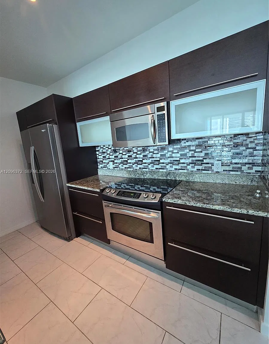 1 bed, 774 sqft, $3,400 — Photo 1