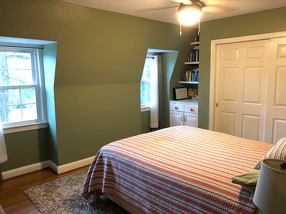 5th image of 1806 Leslie Ave
