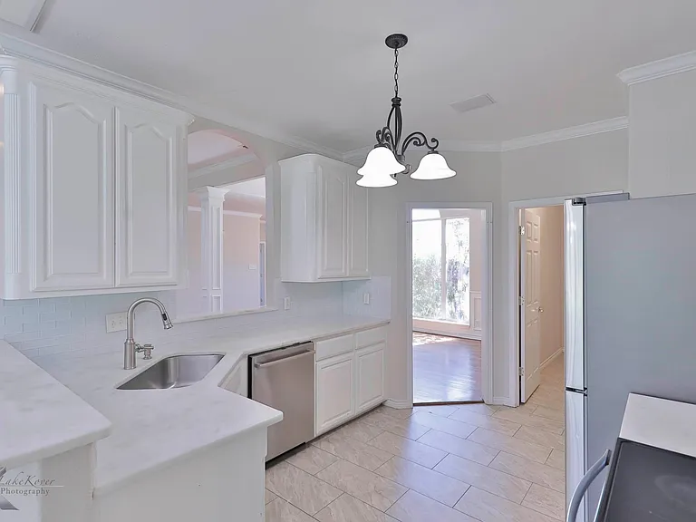 342 Pilgrim Rd — Photo 9