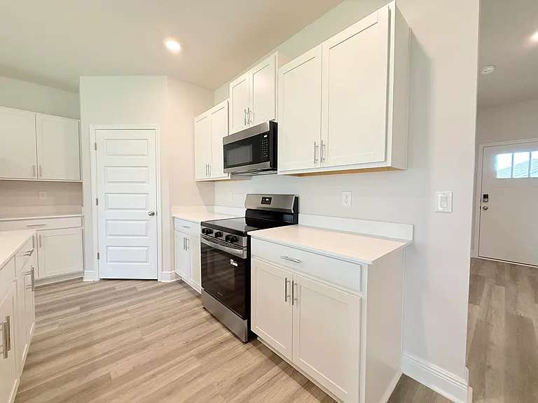 8090 Fox Hunt Dr — Photo 8