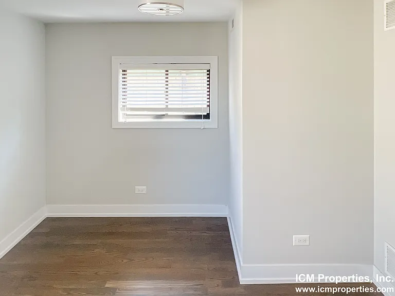 2315 N Southport Ave #3F — Photo 9
