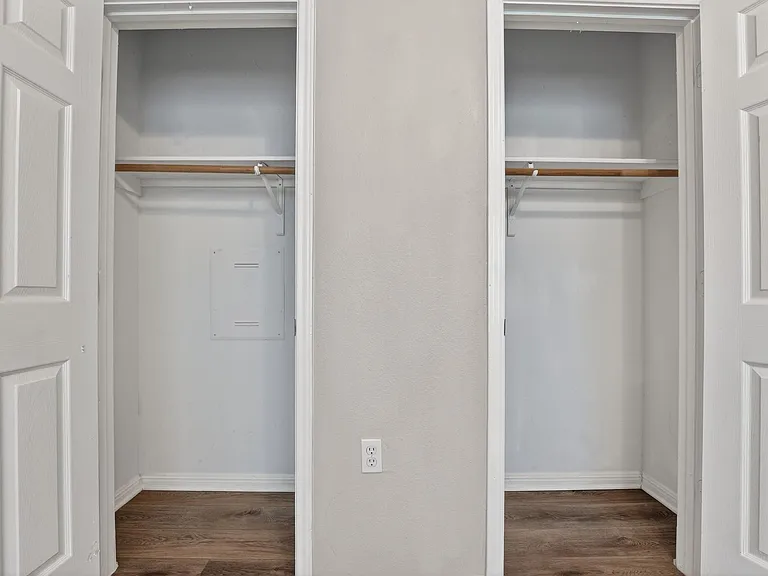 5625 Signal Point — Photo 27