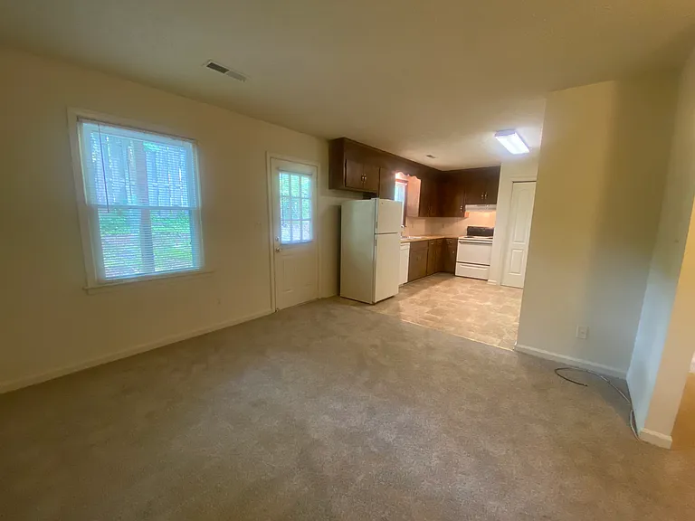 Beechwood Apartments — Photo 24
