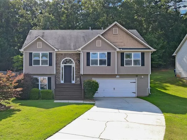 49 Lighthouse Dr, Winder, GA 30680