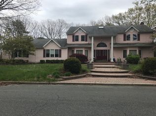 2 Hancock St, Port Jefferson Station, NY 11776