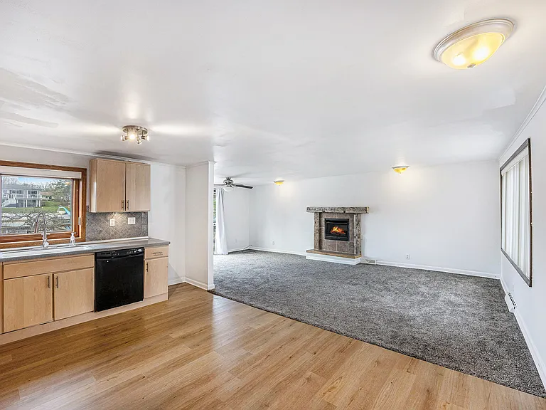 10401 Degrand Dr — Photo 47