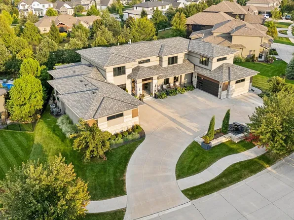 1605 S 219th Ave, Elkhorn, NE 68022