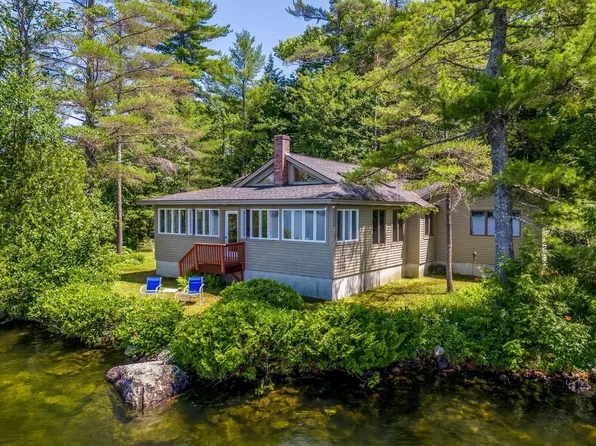 46 Tall Pines Drive, Manchester, ME 04351