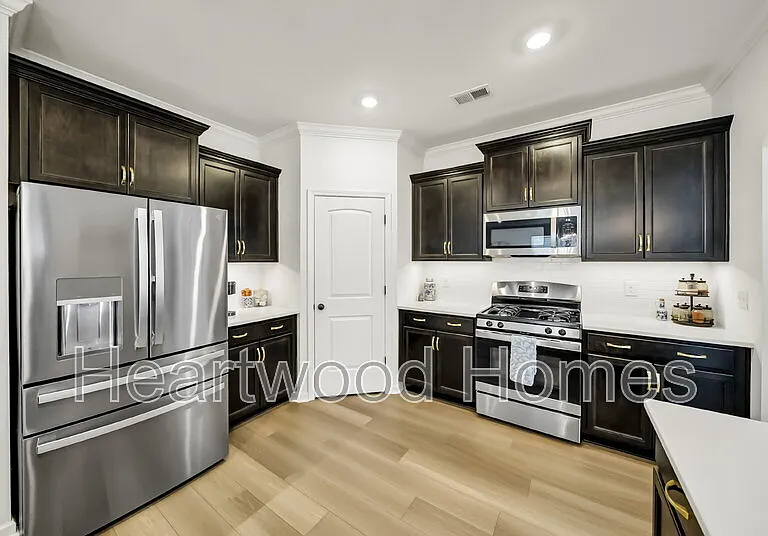 924 Windchase Way — Photo 1