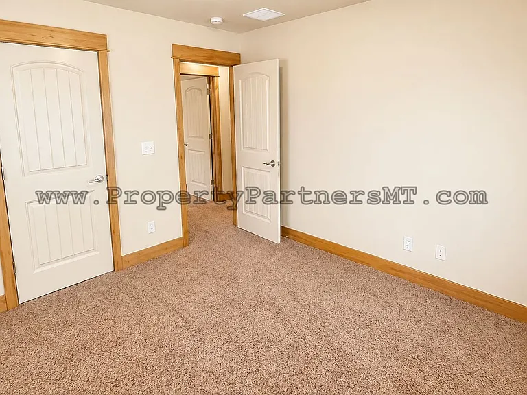 918 Flanders Creek Ave — Photo 10