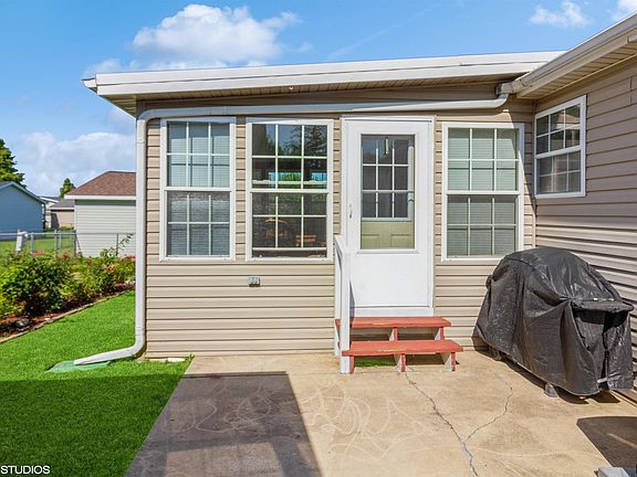 3rd image of 5461 Cypress Ln