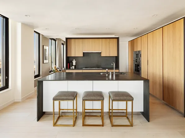 856 Washington Avenue image 8 of 30