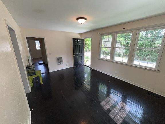 4th image of 1424 Daniel St