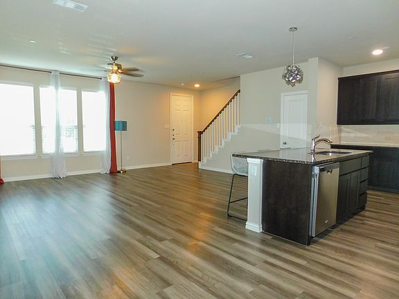 4th image of 3057 Solana Cir
