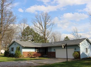 303 Indian Dr, Johnston City, IL 62951