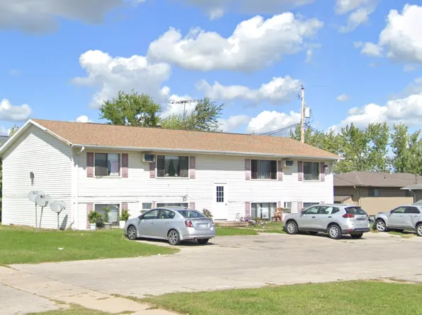 755 Brandon Ave, Hiawatha, IA 52233