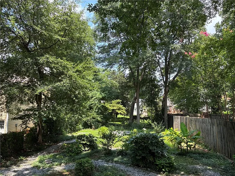 1088 Sanders Ave SE — Photo 36