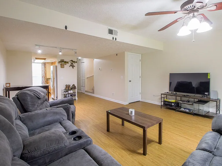 34 Knollwood Cir — Photo 6