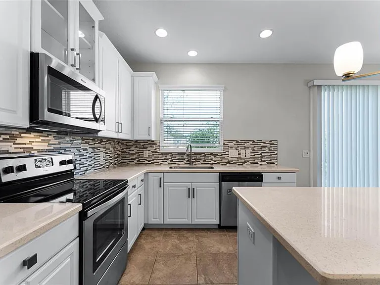 3733 Brighton Park Cir — Photo 7