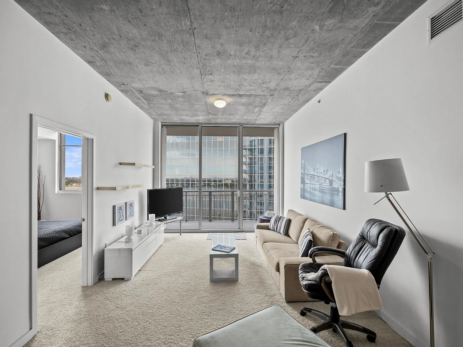 2 bed, 2.0 bath, 1233 sqft, $6,000 — Photo 3