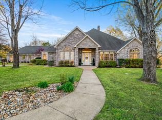 390 Timber Lakes Dr, Powderly, TX 75473