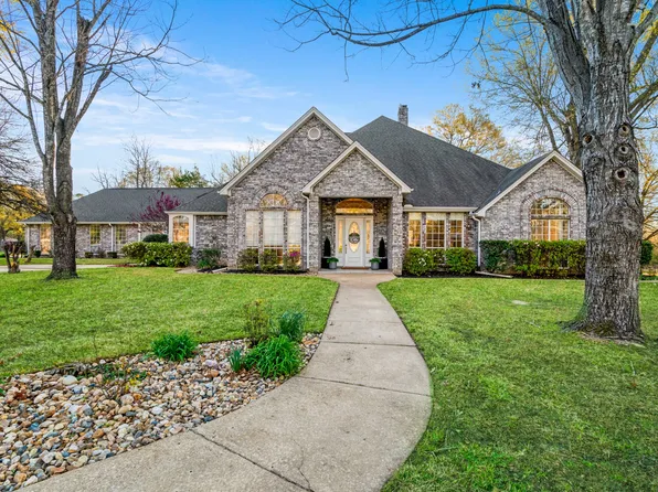 390 Timber Lakes Dr, Powderly, TX 75473