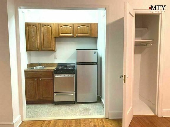 3rd image of 155 E 52nd St #Ap7e