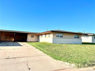 107 Osage Rd #A, Foss, OK 73647