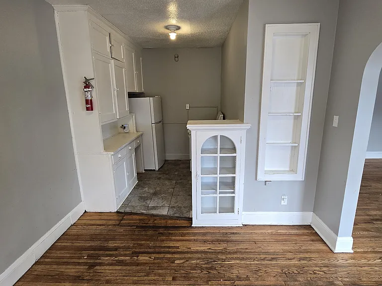 1900 Thomas Ave N #304 — Photo 2