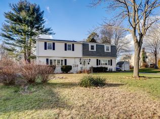 92 Surrey Dr #92, North Andover, MA 01845
