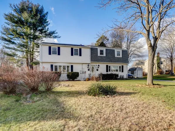 92 Surrey Dr #92, North Andover, MA 01845