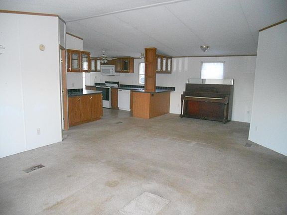 3rd image of 3604 Ole Country Ln