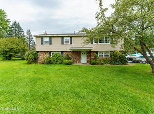 26 Clinton Ct, Stillwater, NY 12170