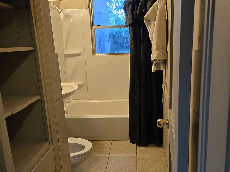 309 E Douglas Dr — Photo 9