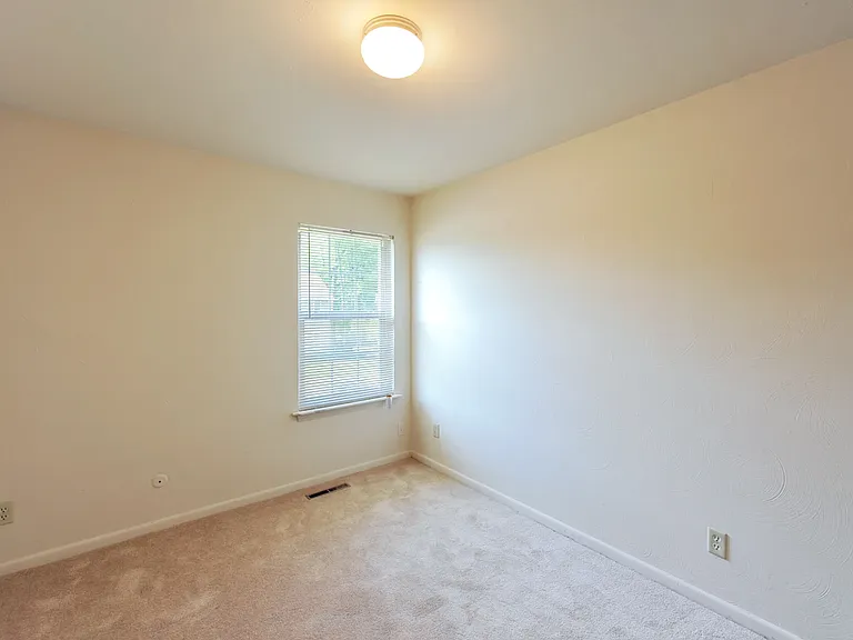 Brentwood Forest Apartments — Photo 18