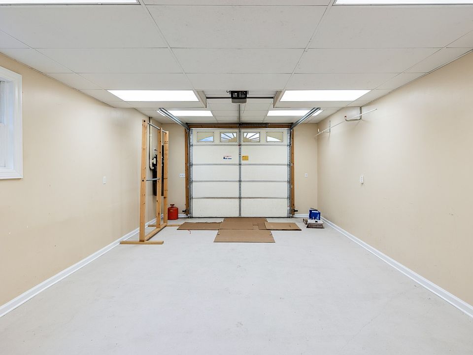40th image of 4024 Williamsport Pike