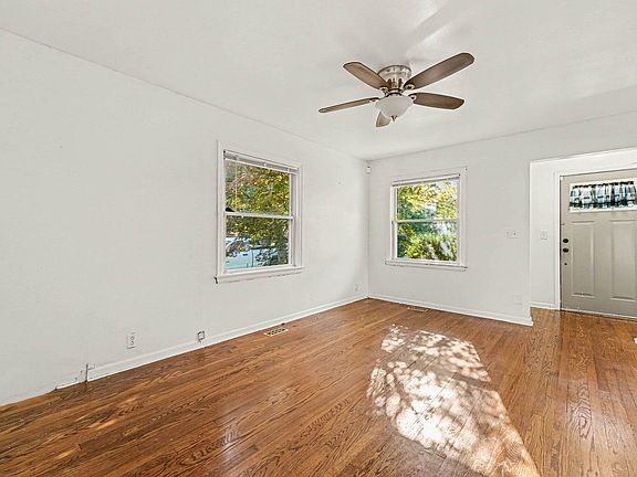 3rd image of 8235 Ellsworth Ct