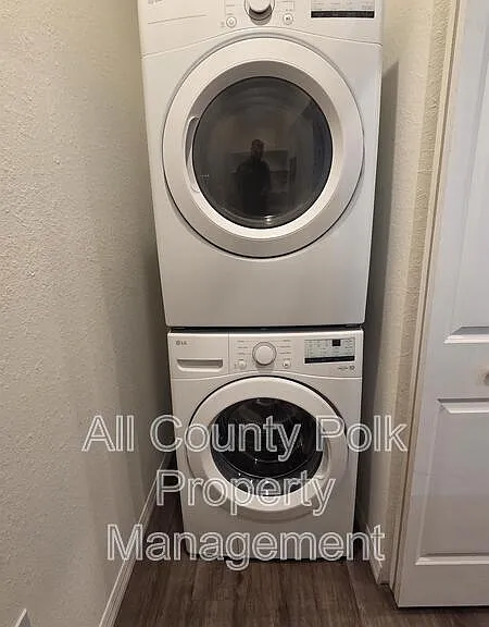 915 Ariana Apartment Community — Photo 13