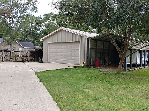 2nd image of 801 Piney Ln