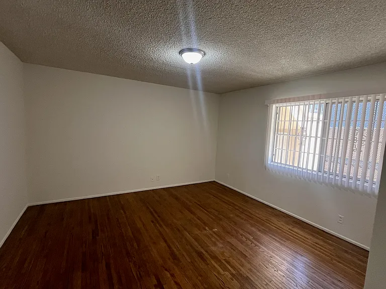1959 Cedar Ave #1 — Photo 5