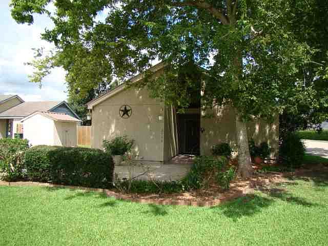 1st image of 3710 Heatherwood Dr